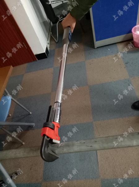 檢測扭矩帶顯示屏的儀器圖片
