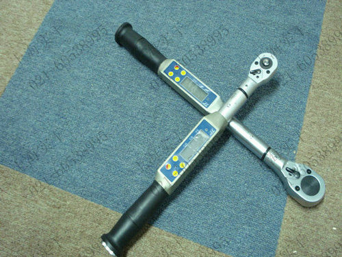 高精度數(shù)顯扭矩扳手圖片