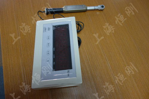 電子數(shù)顯扳手圖片