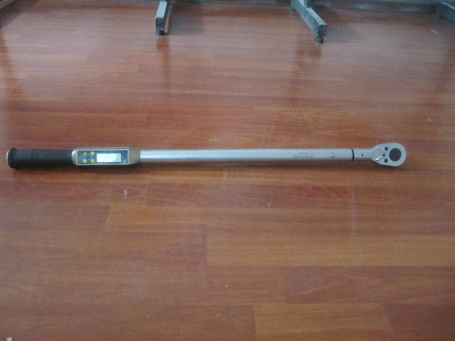 數(shù)顯手動(dòng)扳手
