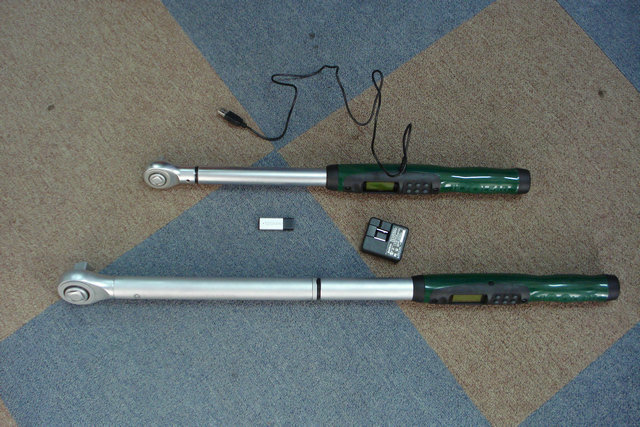 數(shù)顯手動(dòng)扳手