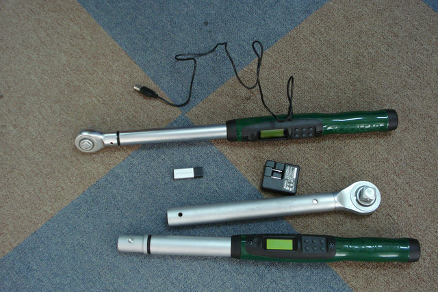 電子扭矩扳手