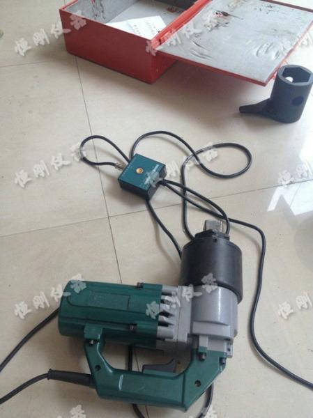 電動(dòng)扭矩扳手圖片